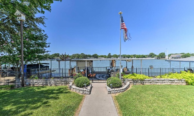Granbury House | Lakefront Granbury Home, Boat Dock On-Site!