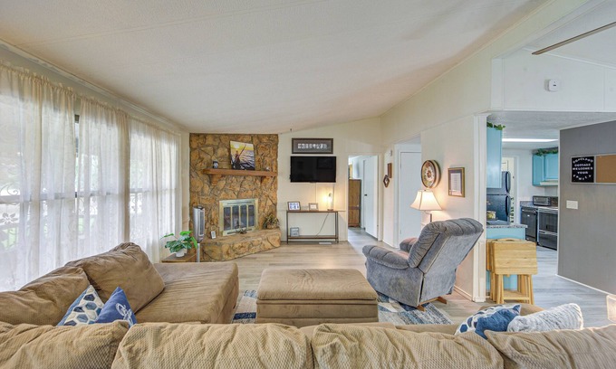 Gun Barrel City House | Lakefront Gun Barrel City Home w/Dock & Deck