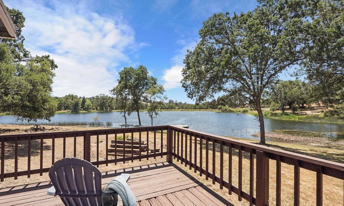 Somerset House | Lakefront Haven+GameRoom+Canoe with Stunning Views
