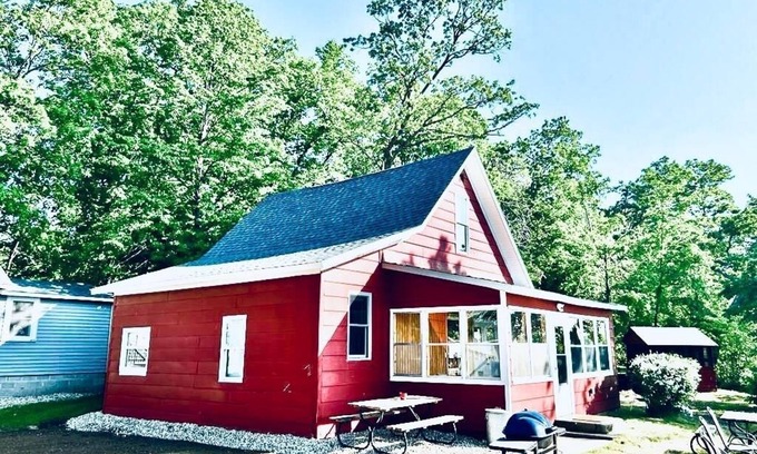 Alexandria Cabin | Lakefront Heritage Cabin on Lake Victoria – Steps from the Water!
