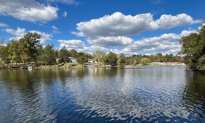 Chaplin House | Lakefront Home Close to Bourbon Trail-Dog friendly!