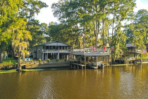 Jefferson House | Lakefront Home Deck, Grills and Fire Pit in Karnack