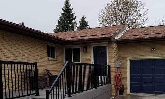 Pointe aux Roches House | Lakefront home for rent on Lake St Clair