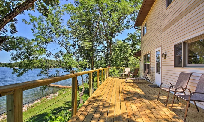 Brandon House | Lakefront home in Brandon w/fire pit, deck & dock!