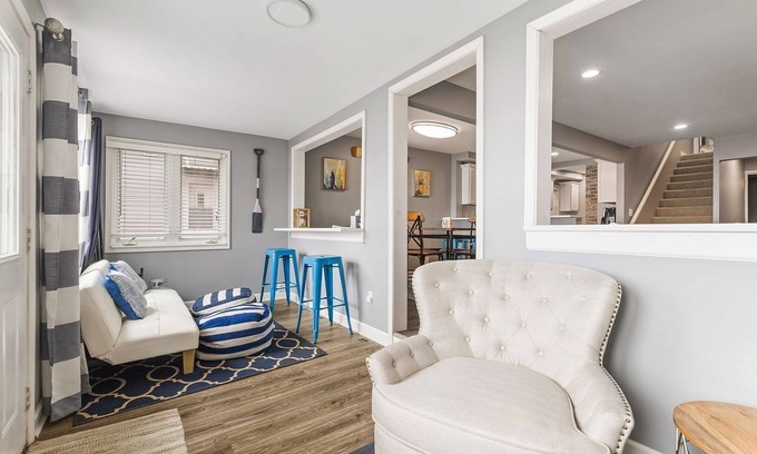 Fox Lake House | Lakefront Home on Fox Lake, IL under 90 minutes from Chicago!