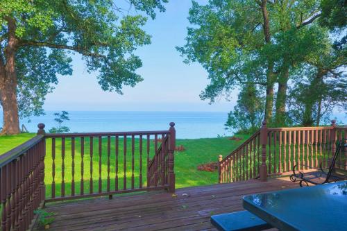 Riverside House | Lakefront home, perfect getaway