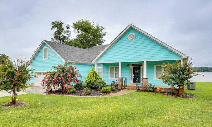 Cross Hill House | Lakefront Home w/Hot Tub & Dock in Cross Hill!