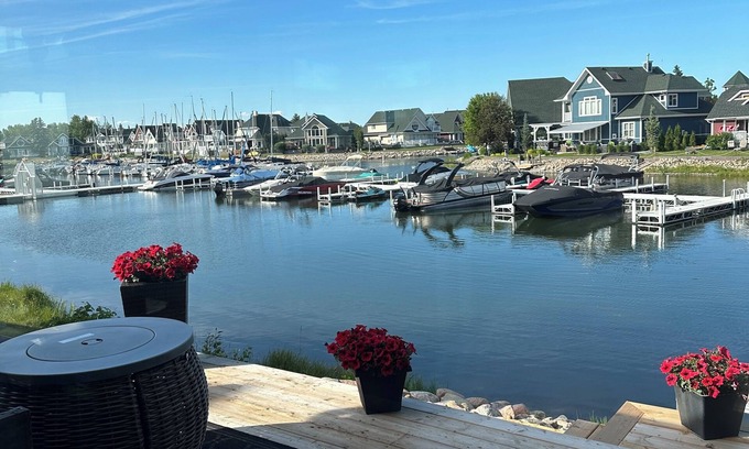 Markerville House | Lakefront home with luxurious comfort showcasing life at the lake!