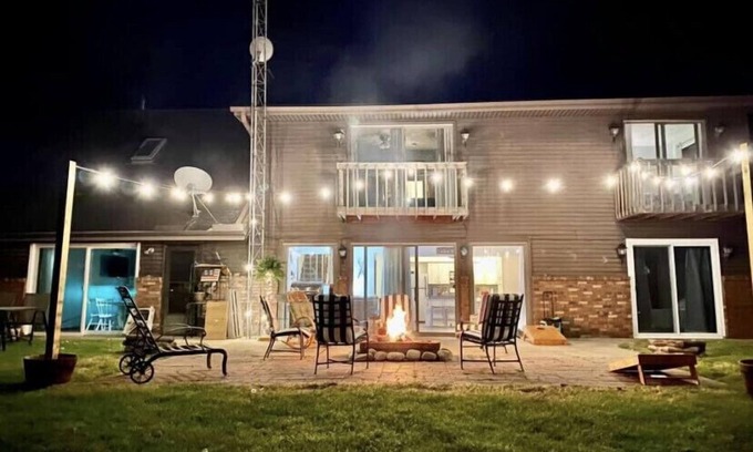 Fulton House | Lakefront home with gorgeous nature views