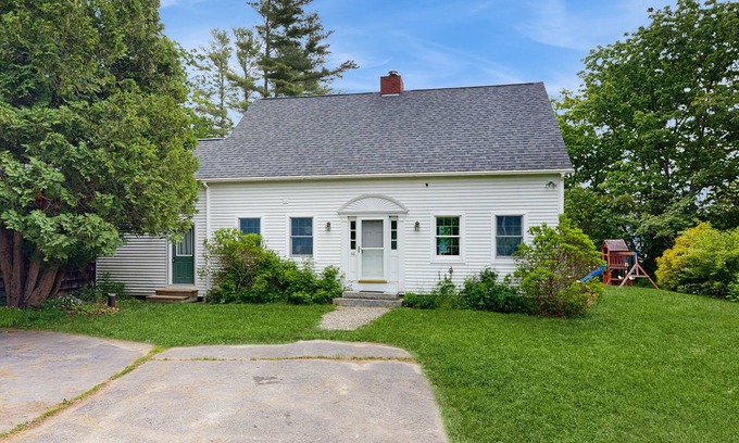 Union House | Lakefront home with large yard, screened porch & amazing views