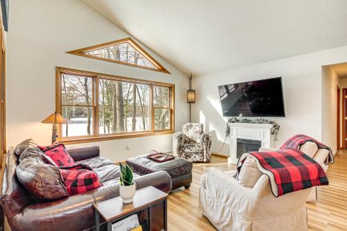 Rhinelander House | Lakefront Home with Private Beach in Rhinelander!