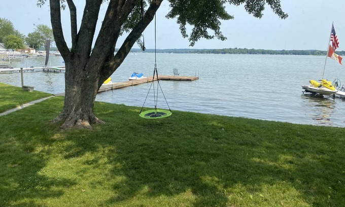Shelbyville House | Lakefront home with 3 bedrooms, 2 baths, great for groups up to 10