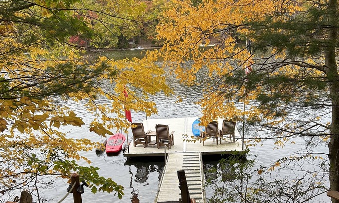 Penelacres Cabin | LAKEFRONT,HOT TUB,KAYAKS,Cozy CABIN, Private Dock,Gardens, OWLS NEST, Deep Creek