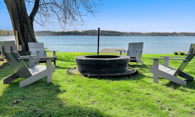 Bridgenorth House | Lakefront House! 2 Large Decks + Private Yard