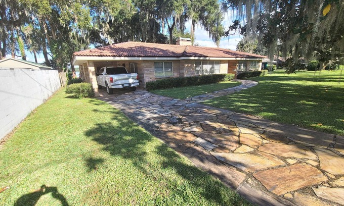 Winter Haven House | Lakefront house for rent
