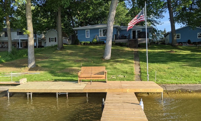 Colon House | Lakefront house on All Sport Palmer Lake with pier to dock your boat/kayak.