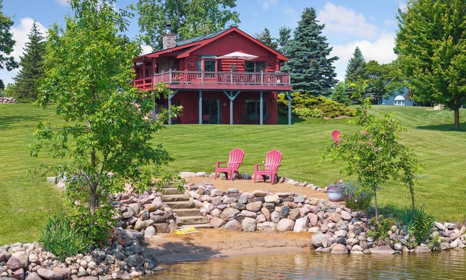 Onsted House | Lakefront Irish Hills Home ~ Sleeps 10 ~ Sandy Beach ~ Near MIS Speedway