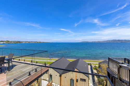 Taupo House | Lakefront Large Deck Area Spa Pool