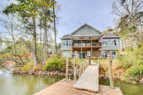 Leesville House | Lakefront Leesville Retreat with Private Dock!
