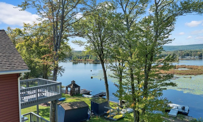 Lake Ariel House | Lakefront Lodge, Hot Tub, Private Dock, Kayaks in Season