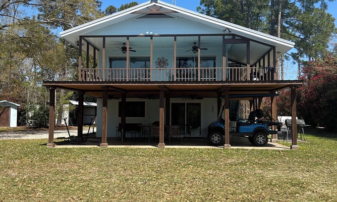 Abbeville House | LAKEFRONT LODGE nAmazing Big Flat Lot, Beach, Boat Dock!nLAKE EUFAULA AL