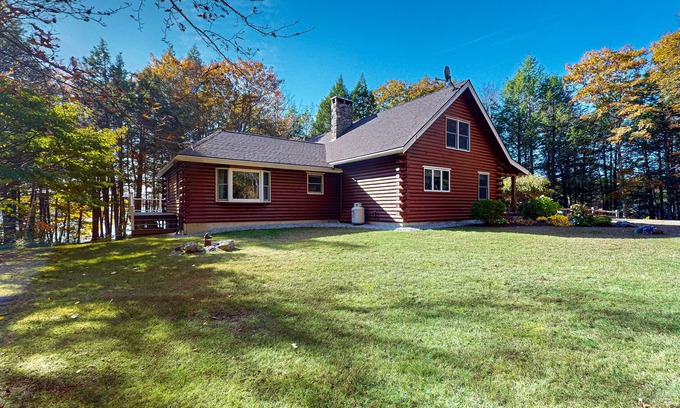 Bremen House | Lakefront lodge on Pemaquid Pond with dock, kayaks, canoe, SUP & firepits