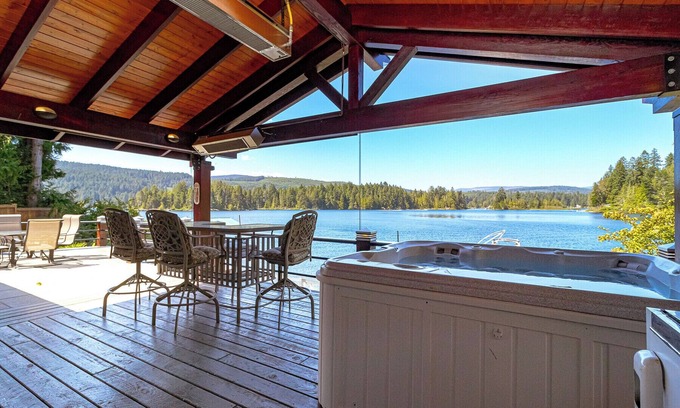 Shawnigan Lake House | Lakefront Log Cabin with a Modern Flare