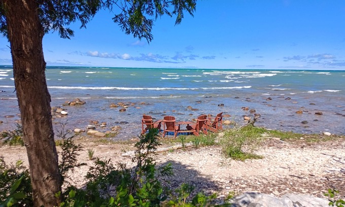 Saugeen Shores Cabin | Lakefront log cabin in the woods!