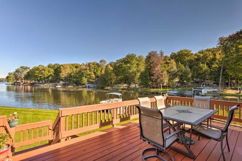 Ludington House | Lakefront Ludington Retreat with Kayaks and Fire Pit!
