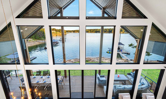 Arley House | Lakefront Luxury: 4 bedrooms + 2 large bunkrooms & Gameroom Retreat!