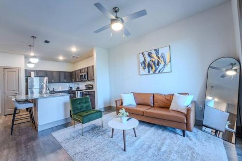 Lewisville Apartment | Lakefront Luxury King 1BR