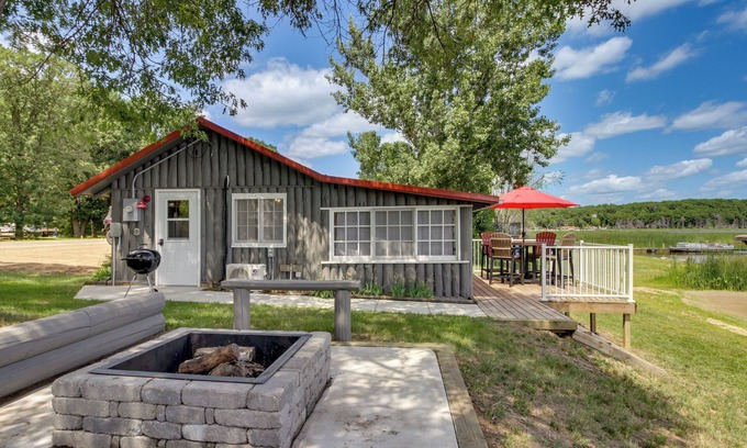 Motley Cabin | Lakefront Motley Cabin w/Private Deck + Dock!