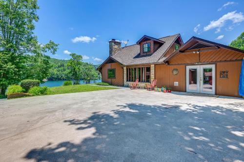 Topton House | Lakefront North Carolina Abode with Grill and Fire Pit