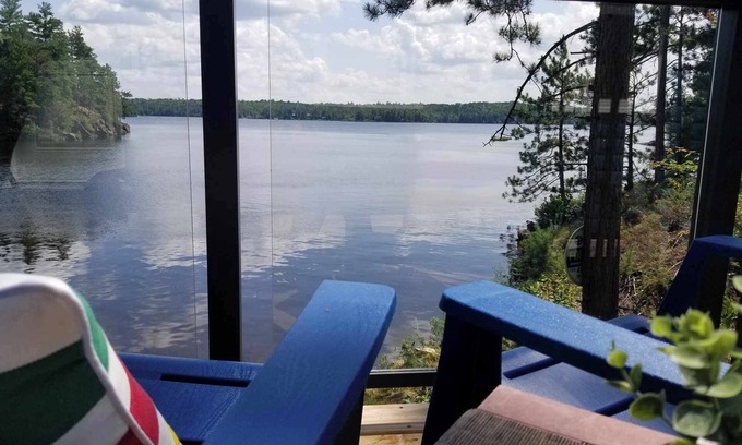 Garson Cottage | Lakefront oasis.