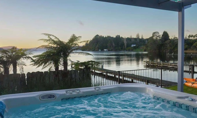 Okere Falls House | Lakefront Oasis | Spa Pool, Kayaks + Amazing Views