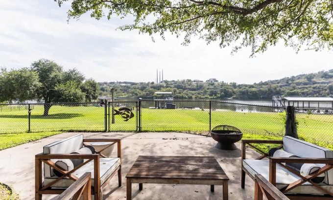 Marble Falls House | Lakefront Paradise With Firepit