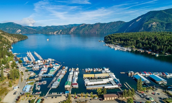 Bayview Boat Rental | Lakefront Perfect Holiday/Boat Garage
