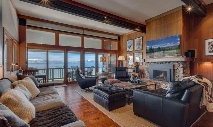 Tahoe Tavern House | Lakefront|Pool|Pier|Bouys|Pickleball|Walk to town