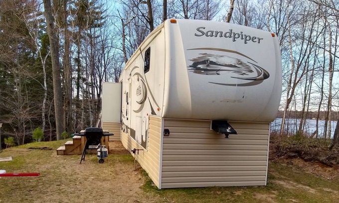 Le Roy House | Lakefront private camping.