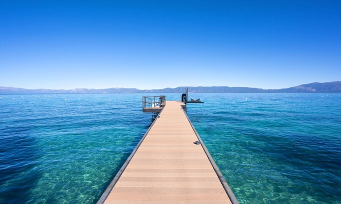 Tahoma House | LAKEFRONT, PRIVATE PIER and BOUY