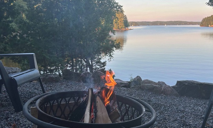 Rosseau Cottage | Lakefront private retreat on Lake Rosseau