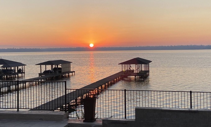 Lake Houston House | Lakefront Property -Small Gatherings