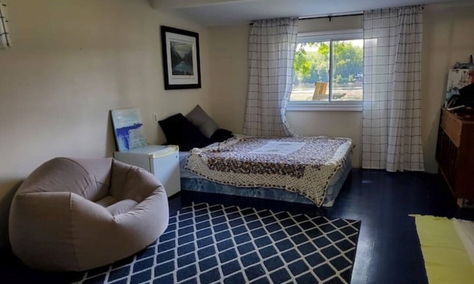 Centre Hastings Cottage | Lakefront Retreat - 2 Bedroom Cottage with Bunkie & Canoe