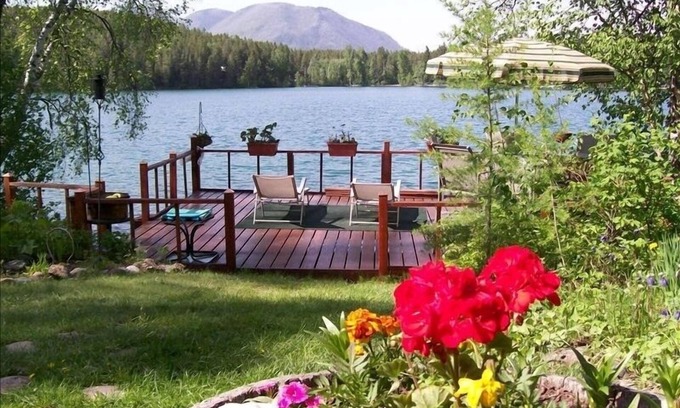 West Glacier House | LAKEFRONT RETREAT BY GLACIER PARK