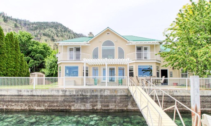 Chelan House | Lakefront Retreat
