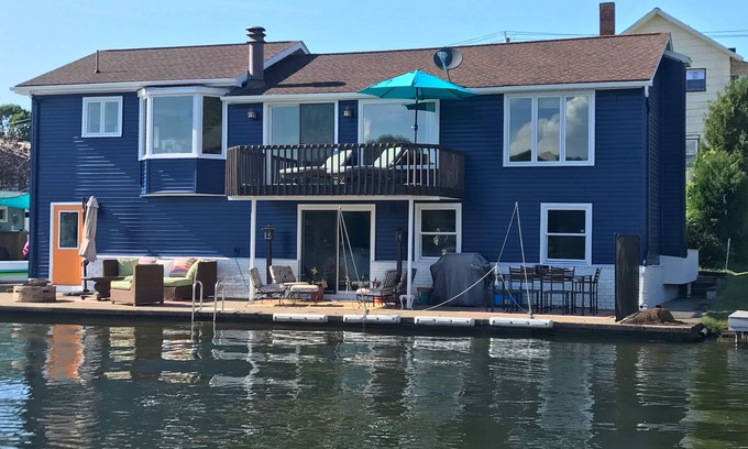 Findley Lake House | Lakefront Retreat on Findley Lake