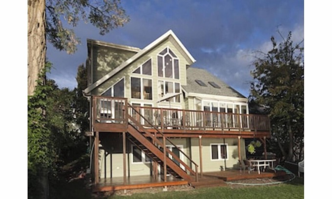 Liberty Lake House | Lakefront Retreat
