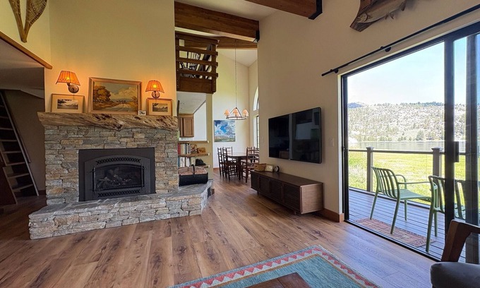 June Lake Condo | Lakefront retreat with big views | Freshly renovated