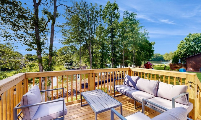 Southmont House | Lakefront retreat with furnished deck, dock, firepit, washer/dryer, & AC