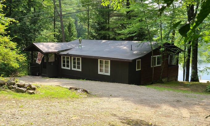 Fort Ann Cabin | Lakefront Rustic 1930s dog friendly Cabin w/lg screened porch near Lake George